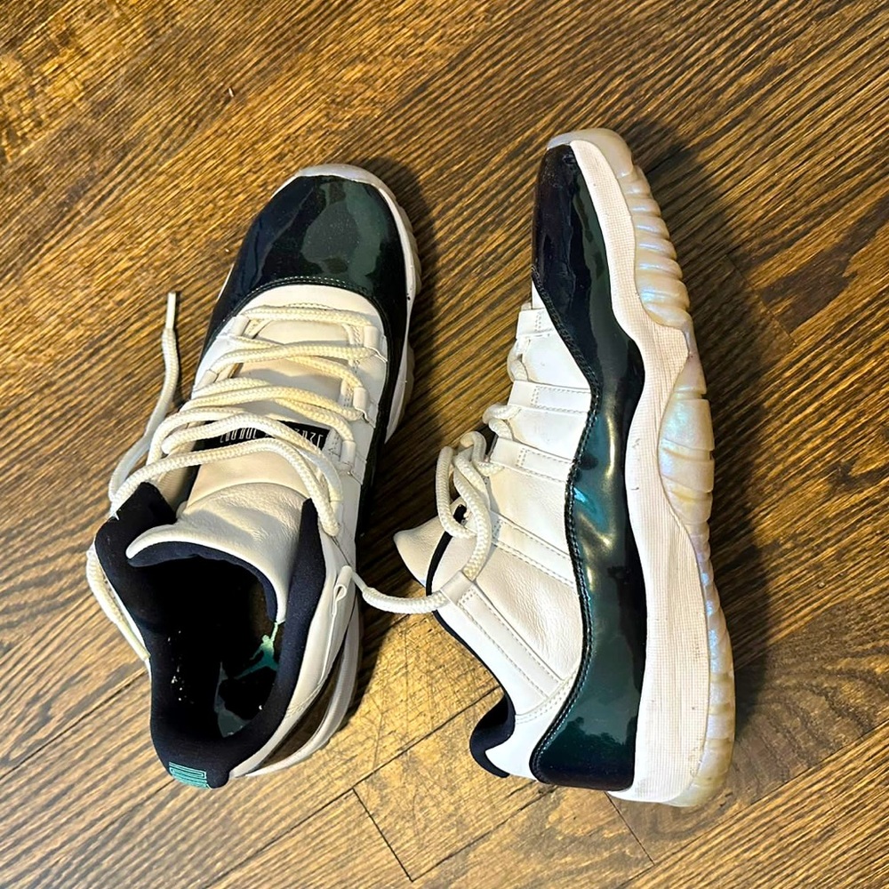 Jordan 11 Retro Low Iridescent